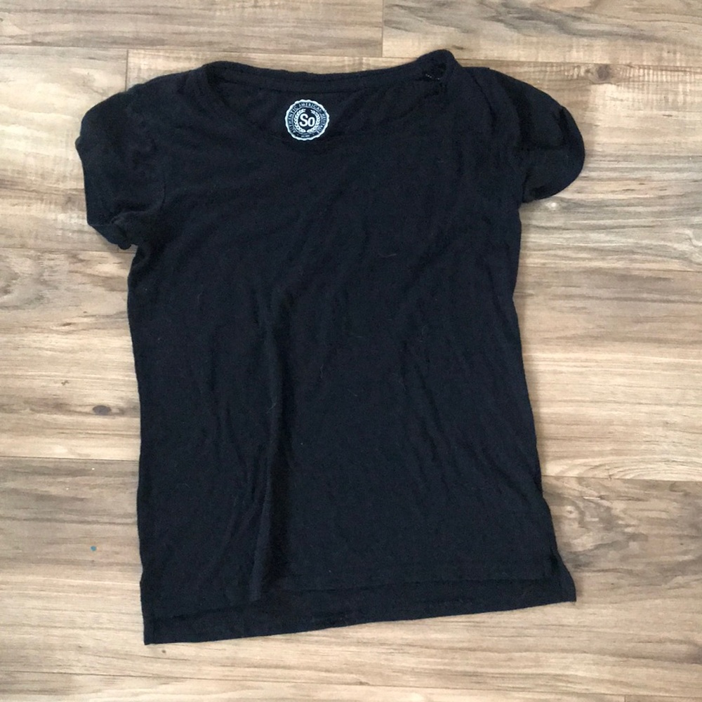 Black tshirt